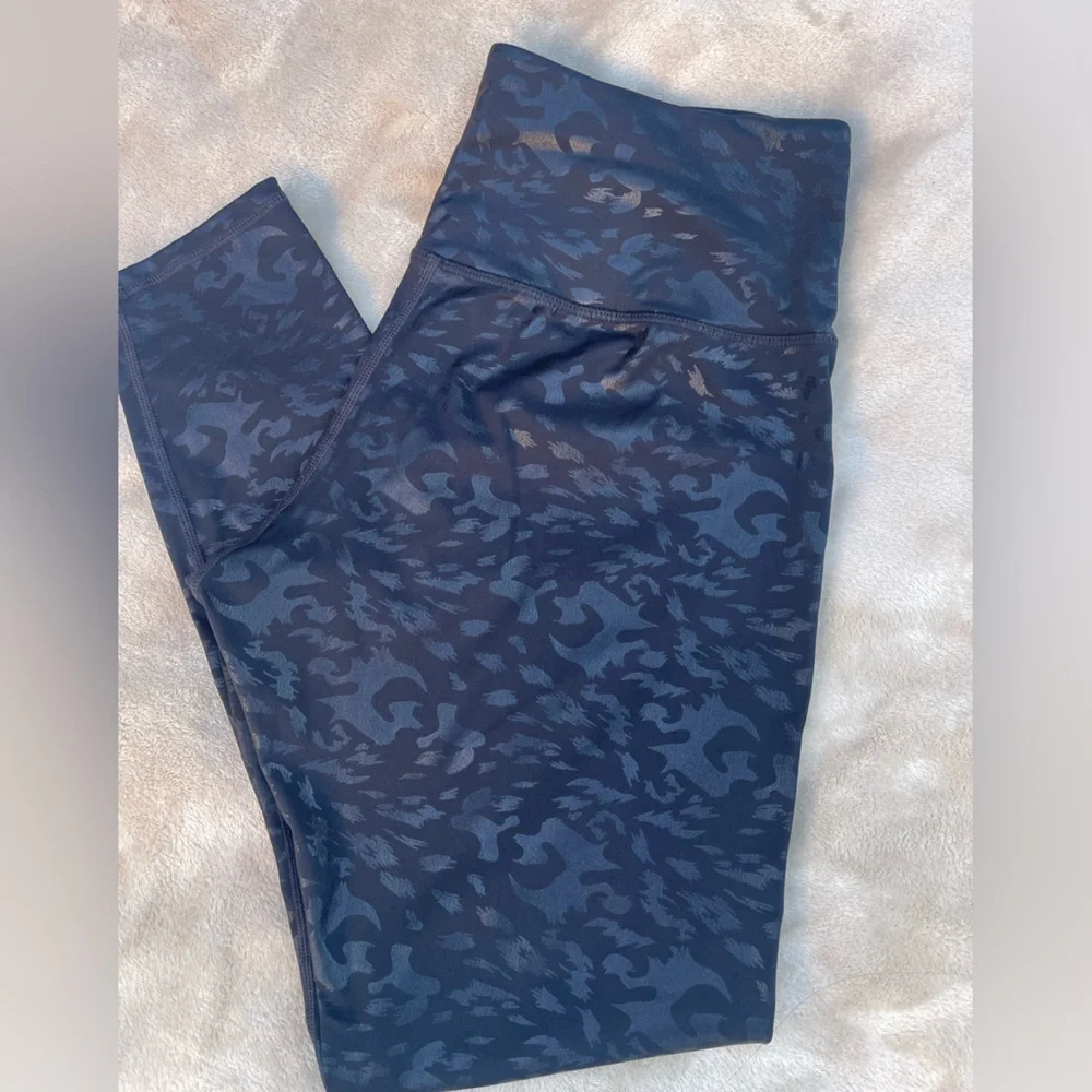 Black Camouflage Leggings - Picture 9 of 10